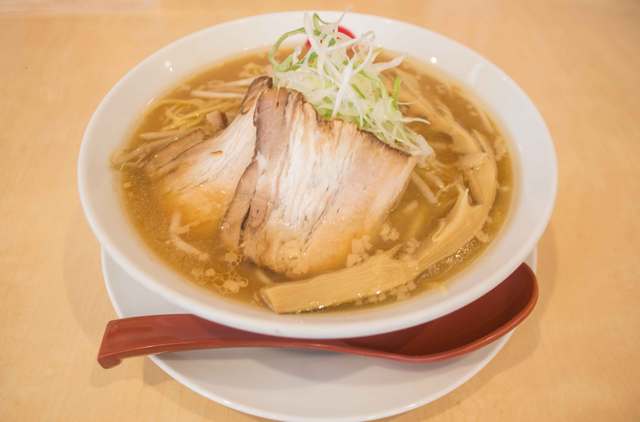 運営会社の別部署から ラーメン店へ異動 入れ替わりの激しい土地で 地元の味を追求 ラーメン特集 ロクマルらーめん 南福島店 ラーメン 福島市南部 ふくラボ