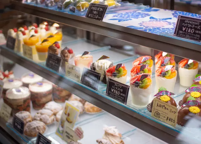▲店内 洋菓子ショーケース