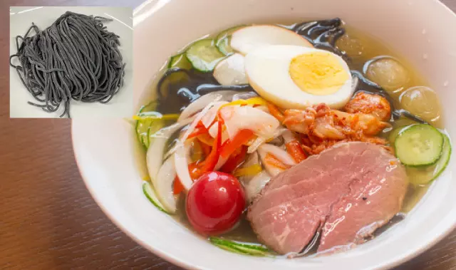 ▲「冷麺」…880円(税込)