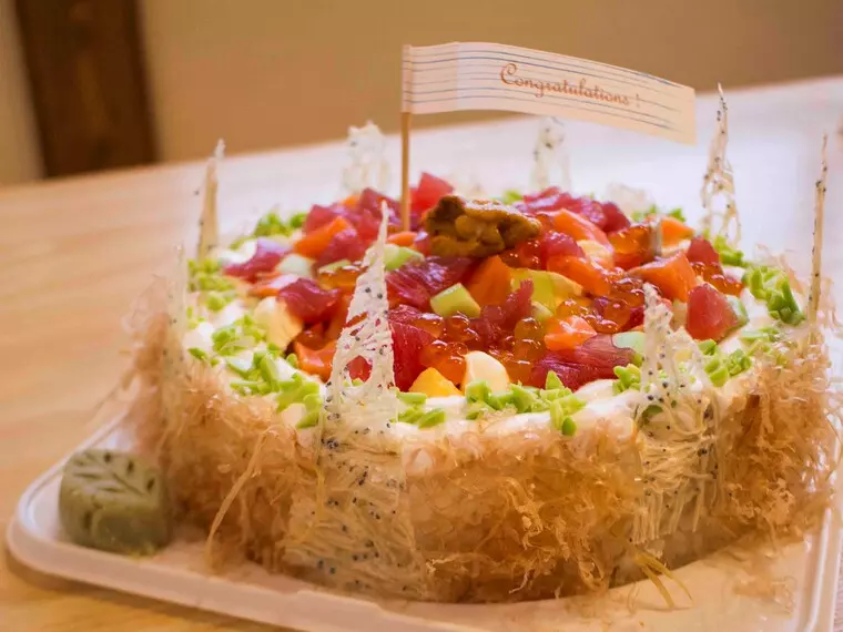 ▲「すしケーキ」…
5号(2~3人分) 3,000円/6号(3~4人分) 3,500円
※どちらも税別