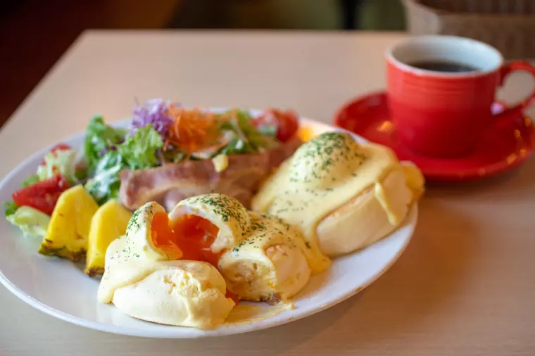 ▲「エッグベネディクト」…980円(税別)