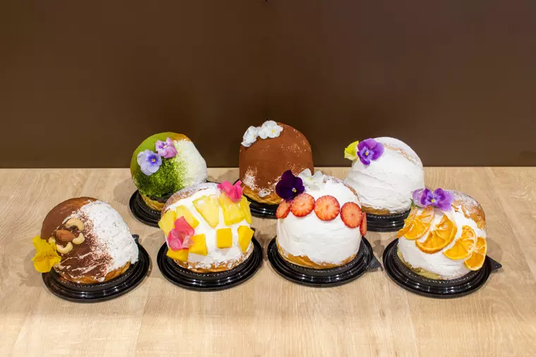 ▲(後列左から)
「つぶあん&抹茶」「ヘーゼルナッツチョコ」「マリトッツォ」「オレンジ」「いちごカスタード」「パイン&マンゴートロピカル」「4種のナッツホイップ」
…マリトッツォのみ 538円／他 各754円　※すべて税込