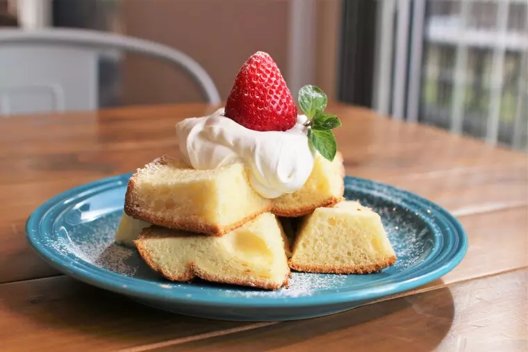 ▲「CBcafeオリジナル シフォンケーキ(プレーン)」700円(税込)
※ドリンクセットの場合、900円(税込)