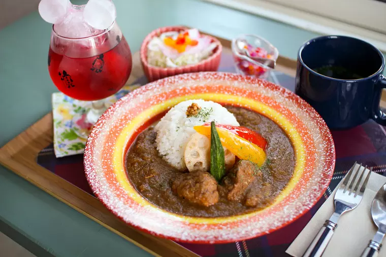 ▲「ルネッタスパイシーカレー」
単品 780円(税込) ドリンクセットは＋220円