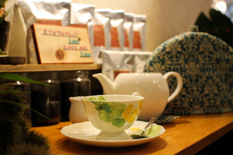 【ふくしまの新店PICK UP！】インド音楽が流れる落ち着いた店内で、おいしい紅茶を♪