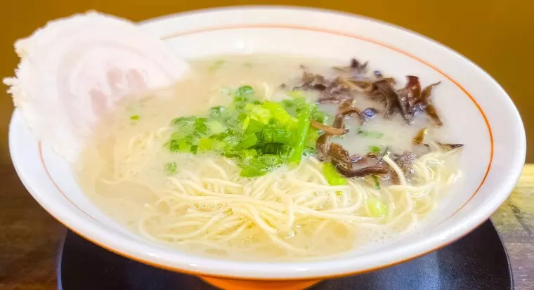 ▲「博多とんこつラーメン」790円（税込）