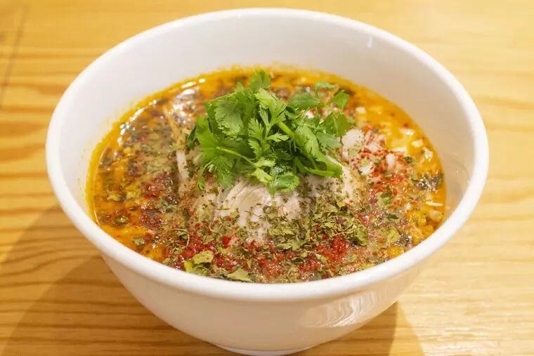 ▲赤い旨辛スパイスラーメン…1,100円（税込）
※辛さは「半辛～3辛」までの4段階から選ぶことが可能。