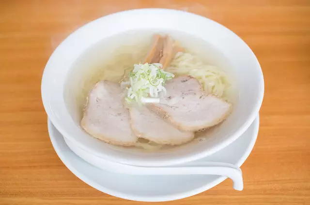 ▲「会津山塩ラーメン(普通麺)」並盛 850円(税込)
