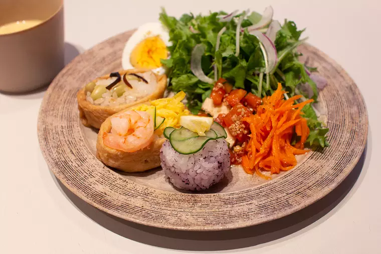 ▲「おいなりさんプレート」...1,000円(税込)
※スープ・サラダ付
