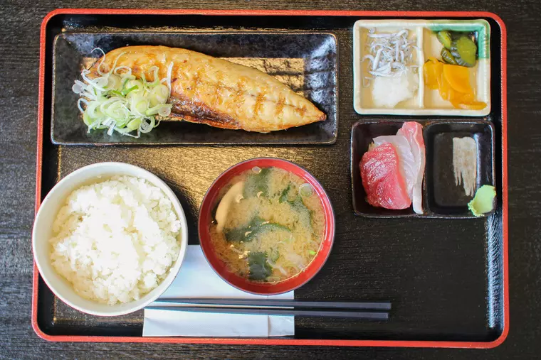 ▲「とろ鯖塩焼き定食(刺身付き)」1,000円(税込)