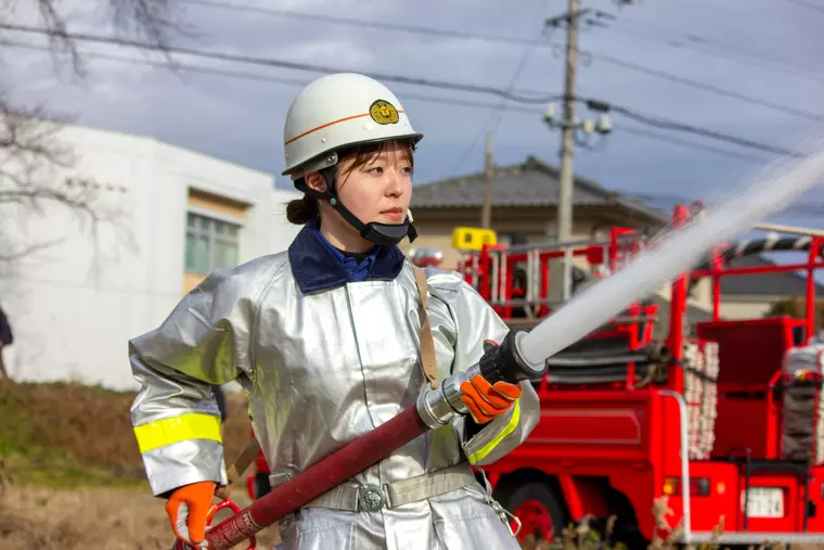 真剣な眼差しで訓練に取り組む鴫原さん