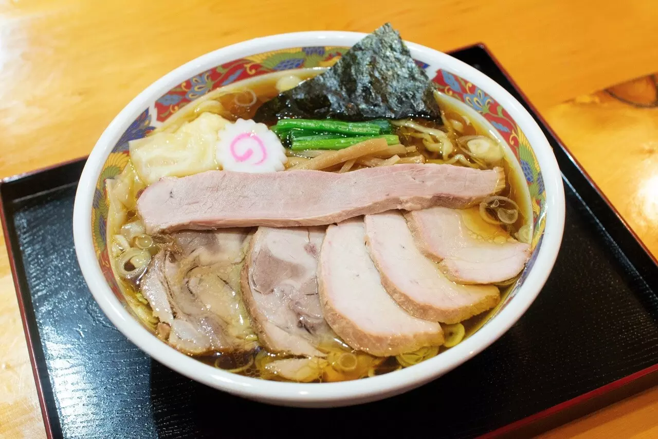 ■「《白河手打醤油》焼豚ワンタンメン」...1,350円(税込)